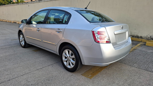 Nissan Sentra 2.0 Emotion 6vel Ee Mt