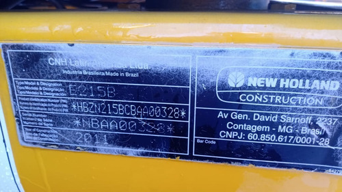 Escavadeira New Holland E215b 2011/12 11.305 Hs* Ar* Repasse