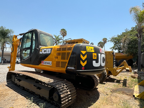 Excavadora Jcb