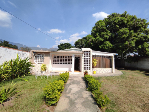 Aup Casa En Venta Urb El Progreso- El Limón Maracay Cod 24-13136