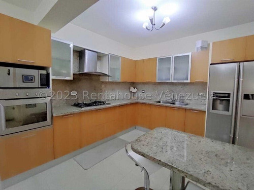 Casa En Venta Urbanizacion La Soledad Maracay Remodelada Pisos De Marmol Buena Ubicacion Zona Norte Kg:23-30429