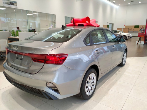 Imagen 5 de 15 de Kia Forte Sedan L Aut