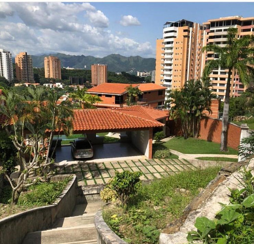 Imagen 9 de 12 de Bella Y Amplia Casa En La Urb El Parral