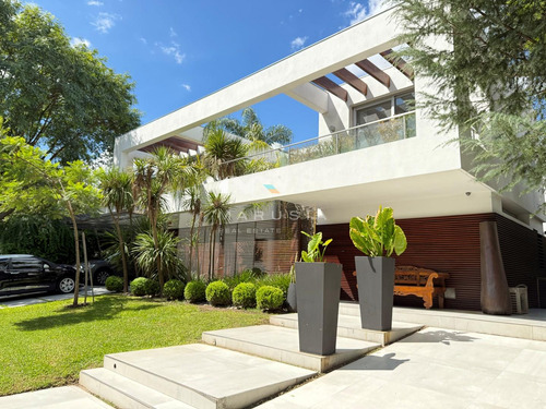 Casa En Venta Y Alquiler A La Laguna, Con 3 Dormitorios. Barrio Santa Bárbara, General Pacheco, Tigre.