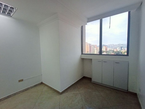 Imagen 12 de 13 de Oficina En Alquiler C.c. Trigaleña Plaza Foof-071 Zoraida Araujo 04244574535