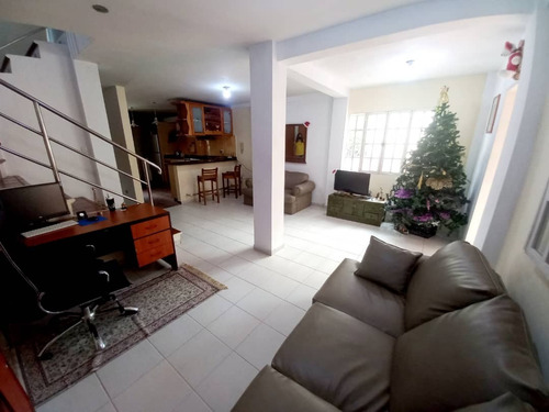 Imagen 5 de 19 de Vende Townhouse En El Conjunto Residencial Los Frailejones Naguanagua Maryori Wadskier 0414-9467879