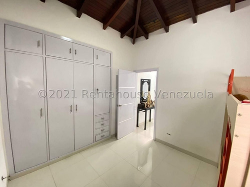 Imagen 10 de 17 de Casa Totalmente Remodelada Ubicada En Santa Paula 22-920