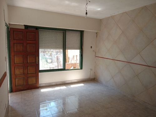 Morón Centro-dueño-casa Y Local Comercial - Para Reciclar