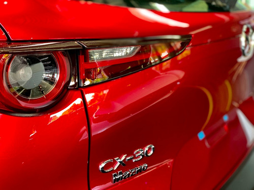 Imagen 10 de 14 de Mazda Cx30 Touring At 2.0l Rojo