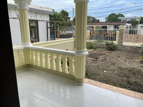 Imagen 6 de 20 de Corona Plaza, Casa De 2 Niveles Con 600mt² De Construcción. Financiamiento Disponible.