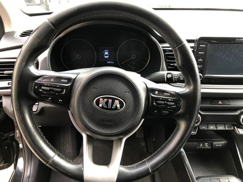 Imagen 11 de 15 de Kia Rio 2018