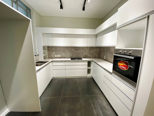 Alquiler - Apartamento U Oficina Reciclada, 348m2 En El Centro - 18 De Julio Y Plaza Cagancha
