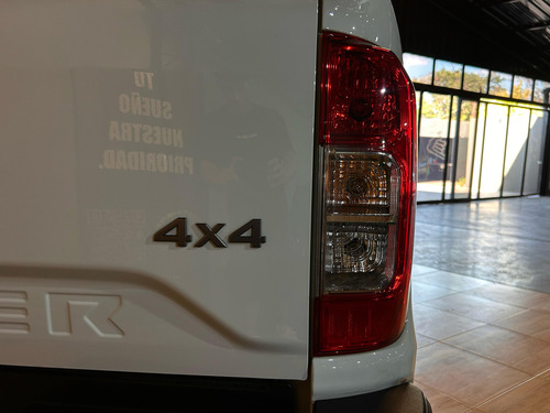 Nissan Frontier 2.3t S 4x4 Mt L22