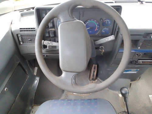 Imagen 7 de 14 de Camioneta Iveco Daily 59-12 Pasajeros