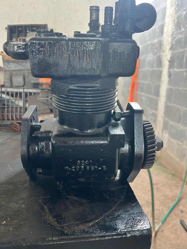Compresor De 5.9 Cummis De Un Pistón