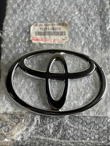 Emblema Parrilla Toyota Hilux 09-11 Original 75311-0k010