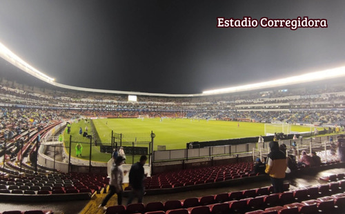 Condo Con Alberca Techada, Asadores, Camcha De Padel, Gym, Venta, Fraccionamiento San Jeronimo Queretaro.
