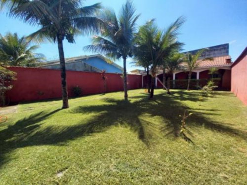 Imagem 8 de 23 de Casa No Bairro São Jorge Em Itanhaém, Litoral Sul De São Paulo, Localizado Lado Praia, Ficando À 100 Metros Do Mar (1 Quadra Do Mar) Em Rua Calçada. Possui Churrasqueira E Vaga Para 05 Automóveis.