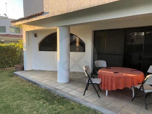 Casa En Venta En Fraccionamiento Lomas De Cocoyoc 4 Recámaras
