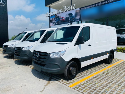 Sprinter 517 Cargo Mediana 5.5t Techo Estándar