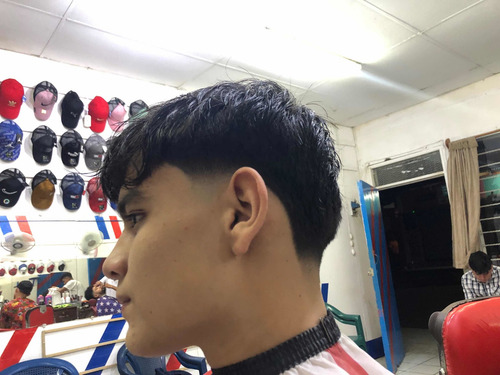 Imagen 2 de 5 de Se Busca Trabajo En Barbería Algunas Fotos De Mis Cortes!!
