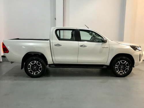 Imagen 7 de 22 de Toyota Hilux 2.8 Srx Srv Dx Sr 4x2 4x4 At Mt Amarok V6