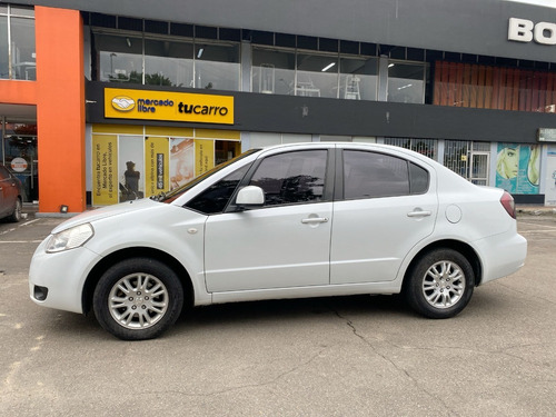 Imagen 5 de 25 de Suzuki Sx4 Glx Sport 2013