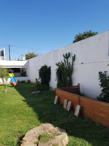 Imagen 26 de 30 de Ferreyra, Casa De 2 Dormitorios Más Departamento De 1 Dormitorio Y Escritorio