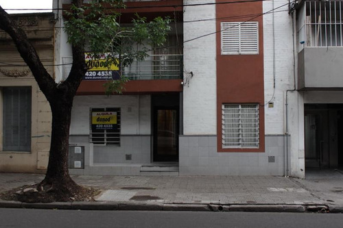 Imagen 2 de 12 de Urquiza 3269/71 01 03