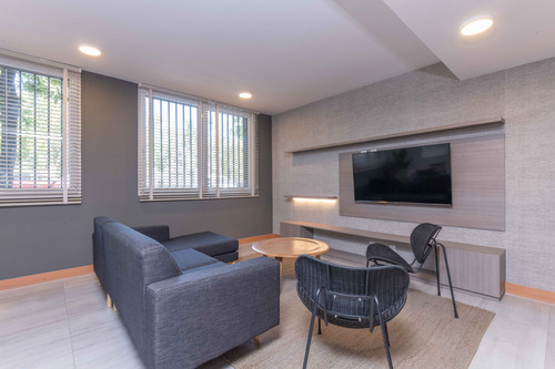 Edificio Av. Almte. Blanco Encalada (1 Est. 1 Bod.) Vista S