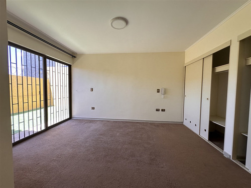 Casa En Arriendo De 3 Dorm. 2 Baños En La Serena