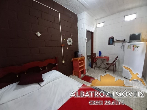 Imagem 4 de 18 de Imóvel Excelente Para Investimento - 01 Edícula + Kitnet + 03 Suítes Á 250mts Da Praia. - Ca423