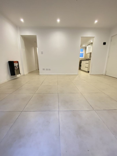 Imagen 3 de 14 de Amplio Y Comodo 2 Amb Con Patio - Reciclado