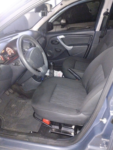 Renault Sandero 1.0 16v Authentique Hi-flex 5p