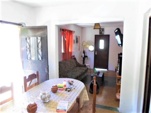 Imagen 5 de 14 de Casa 2 Dormitorios Jardin Fondo Garage 0portunidad