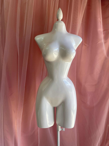 Maniquí Buchón De Fibra De Vidrio Blanco De Poco Uso (Usado)