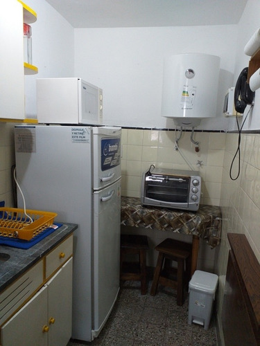 Imagen 8 de 14 de Departamento De 2 Amb Interno ,consta De Cocina Y Lavadero,m