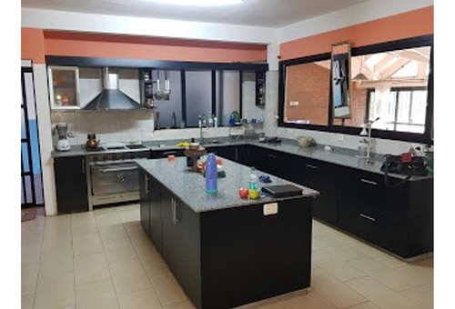 Imagen 4 de 23 de Importante Casa En Venta En Paso Del Rey, Calle Claudio Marí
