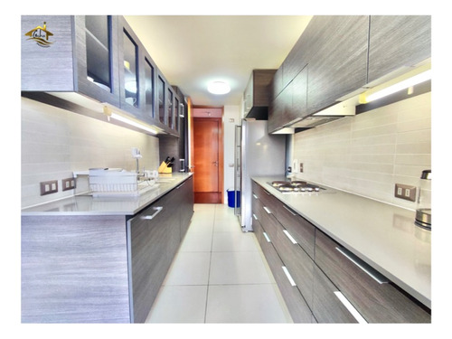 Calle Callao- Barrio El Golf/av. Apoquindo, Metro Alcantara