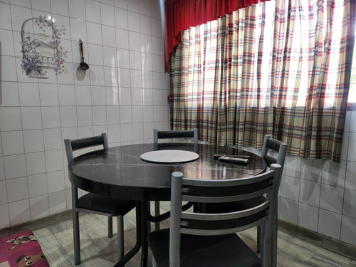 Casa Con Galpón Y Cochera De 5 Ambientes En Venta