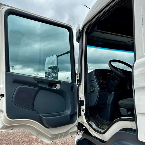 Scania P360 4x2 2014 Automática