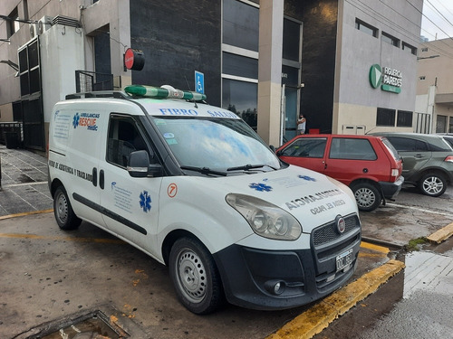 Imagen 4 de 9 de Fiat Doblo 1.4 Active 2014
