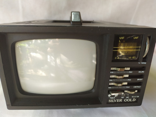 Antiga Tv 5 P&b C/ Radio. (Usado)