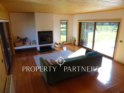 Imagen 9 de 30 de Casa Canto Del Lago, Pucón