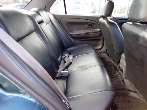 Imagen 11 de 14 de Mitsubishi Signo Glx 2010 Automático