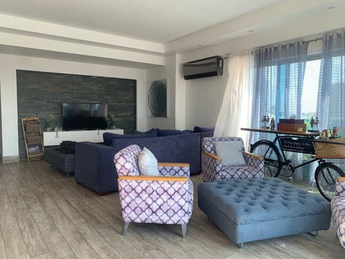 Apartamento De Venta En Santo Domingo, Gazcue 