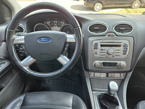 Ford Focus 2 2.0 Ghia Mt