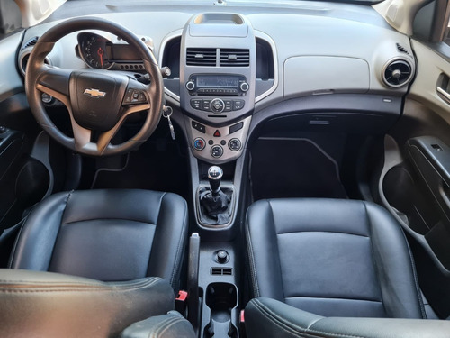 Imagem 6 de 17 de Sonic Sedan Ltz Com 42.000km Manual - 2013