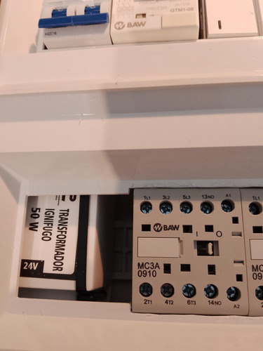 Tablero P/2 Bombas H/2 Hp C/guardamotor Y Contactores 24 V.