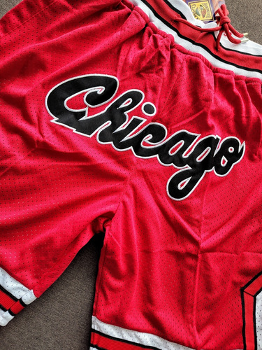 Imagen 5 de 10 de Short Bermuda Basquet Chicago Bulls Champions Black Edition